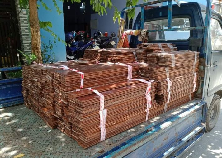 thu mua sàn gỗ cũ tận nhà