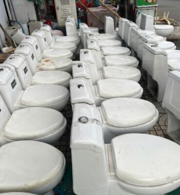 thanh lý bồn cầu khách sạn